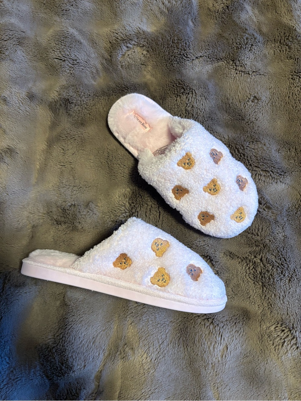 La Vie En Rose, pink plush teddy slippers